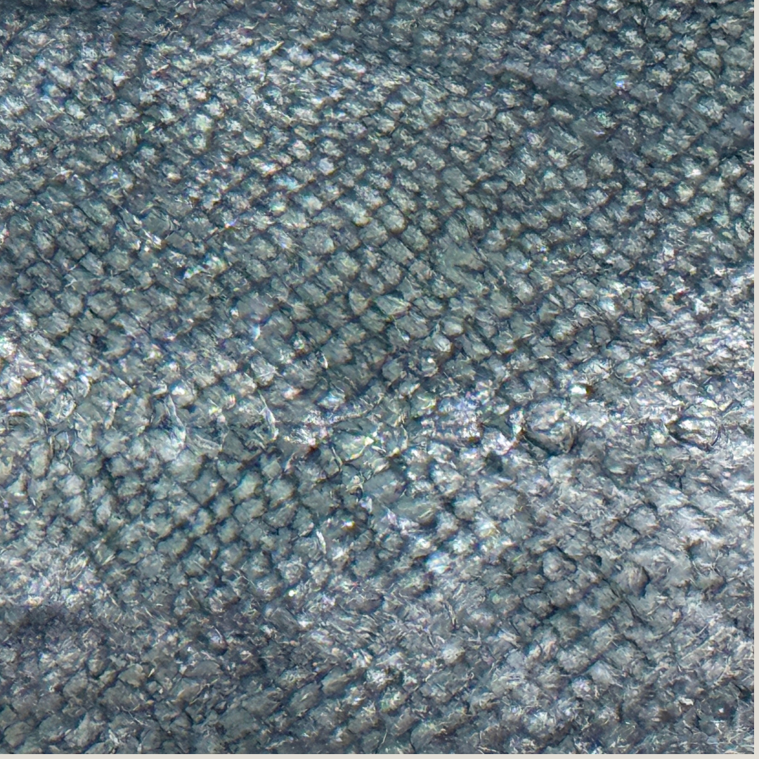 Cuir de truite- Signature Naturelle – Teintes profondes (Carbone, Marine, Chocolat)