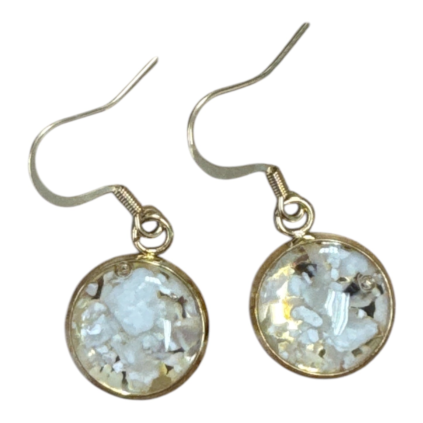 Boucles d'oreilles Ostréalithe (recyclage de coquilles d'Huîtres) sur support inox doré à l'or fin - Fémer Atelier Marin