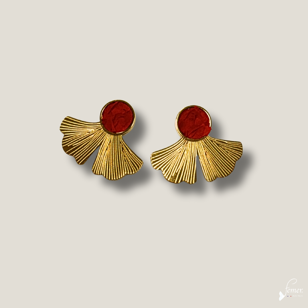 Boucles d’oreilles Ginkgo rouges – cuir de saumon & acier inoxydable doré or fin 18K