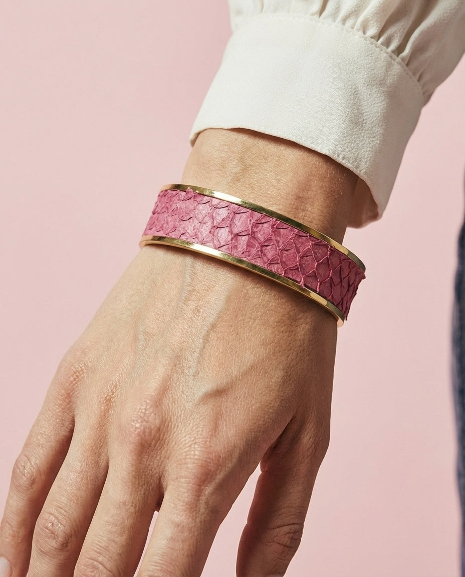 Manchette Calypso Fuchsia – cuir marin & acier inoxydable