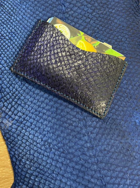 Comment vieillit le cuir de poisson Fémer ? Retour après 10 ans d’usage