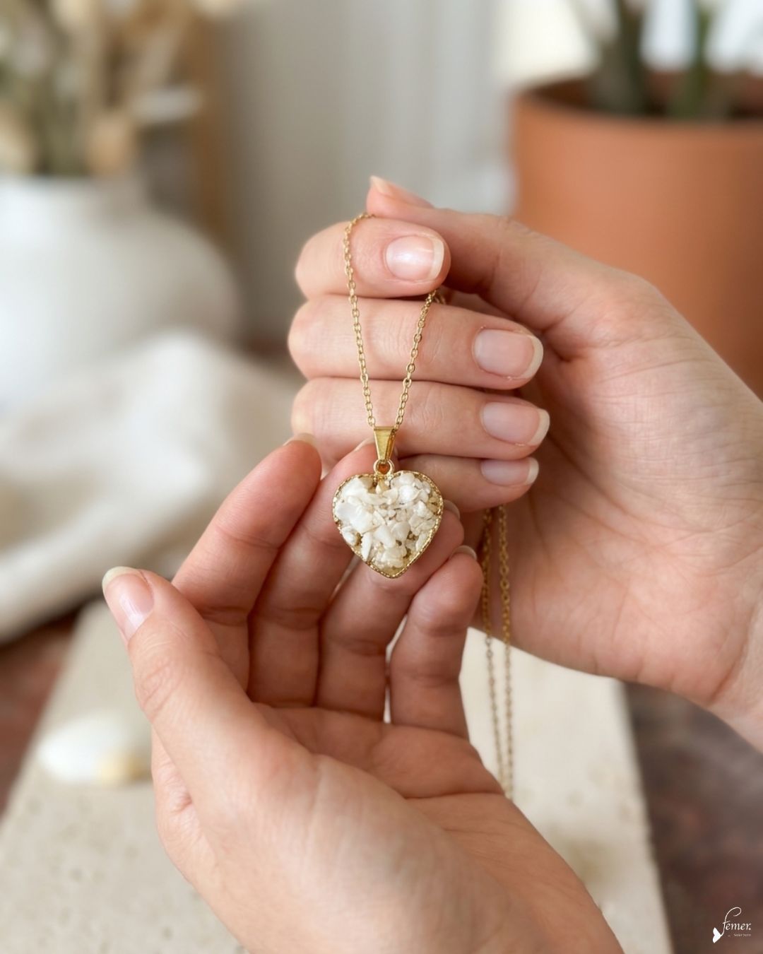 Collier Inox doré Médaillon Cœur – Coquilles d'Huîtres