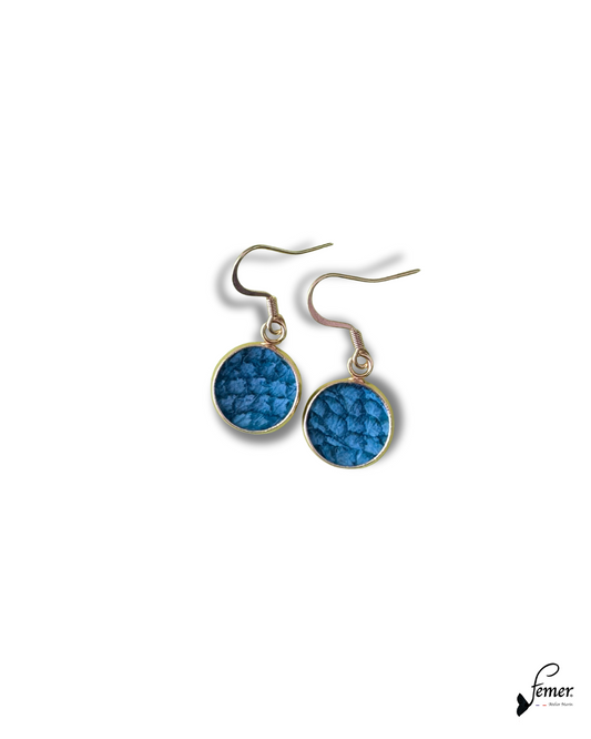 Boucles d'oreilles pendantes, modèle "grain de sable"- cuir marin turquoise