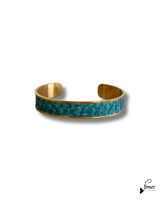 Manchette Calypso – cuir marin turquoise &amp; inox doré