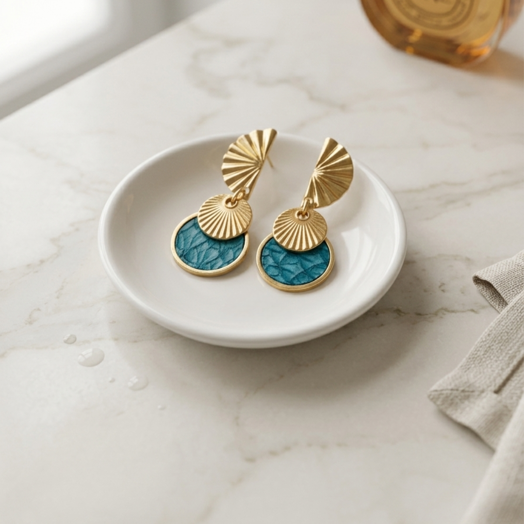 Boucles d’oreilles CLOUS modèle Salie Sud – cuir marin turquoise
