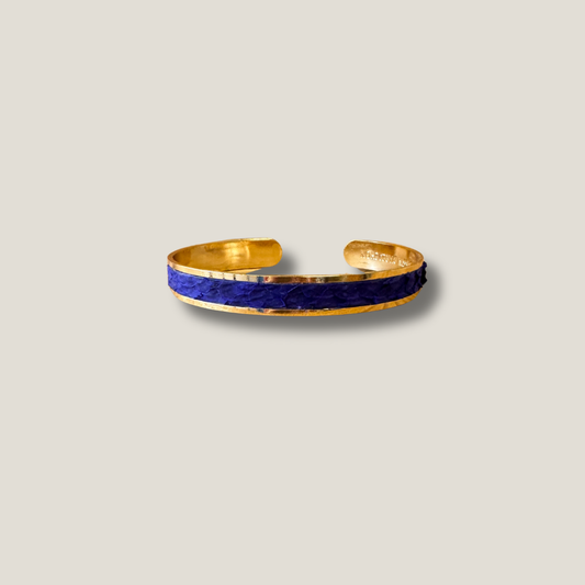 Bracelet BA – jonc réglable en cuir marin Bleu Ultramarin & acier inoxydable doré, fabriqué en France