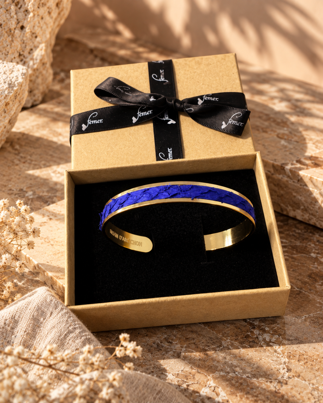 Bracelet BA – jonc réglable en cuir marin Bleu Ultramarin & acier inoxydable doré, fabriqué en France